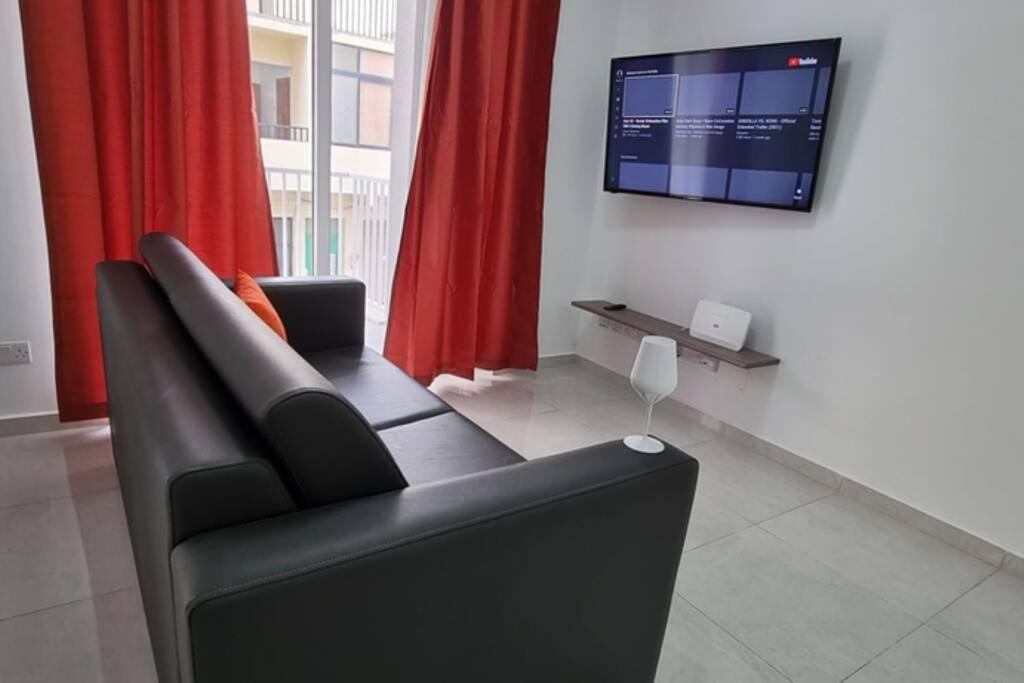 Seaview 2 Double Bedroom Modern Apartment St. Paul's Bay Exterior photo